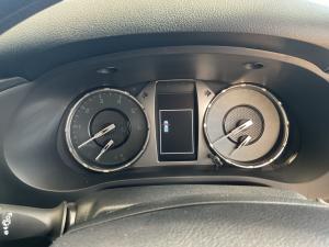 Toyota Hilux 2.4GD-6 Xtra cab Raider manual - Image 11