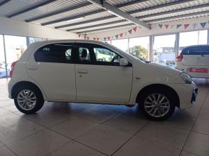 Toyota Etios hatch 1.5 Sprint - Image 4