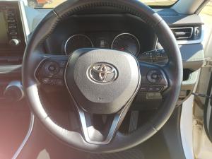 Toyota RAV4 2.0 GX auto - Image 8