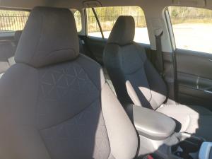 Toyota RAV4 2.0 GX auto - Image 13