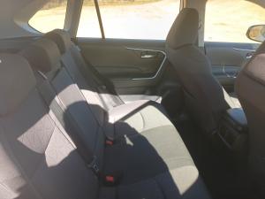 Toyota RAV4 2.0 GX auto - Image 14