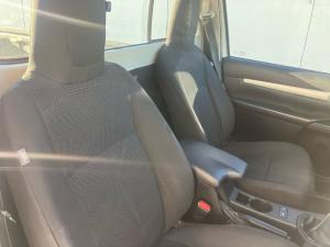 Toyota Hilux 2.4GD-6 single cab Raider manual - Image 11