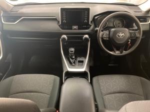 Toyota RAV4 2.0 GX auto - Image 6
