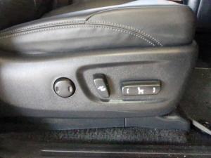 Toyota Prado VX-L 4.0 V6 automatic - Image 17