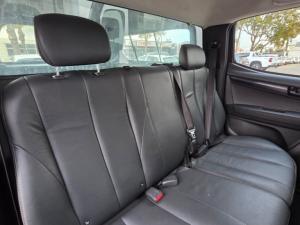 Isuzu KB 250D-TEQ HO HI RiderD/C - Image 16