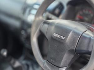 Isuzu KB 250D-TEQ HO HI RiderD/C - Image 6