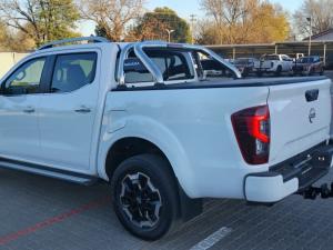 Nissan Navara 2.5D LE 4X2 automatic D/C - Image 22