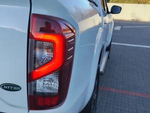 Nissan Navara 2.5D LE 4X2 automatic D/C - Image 24