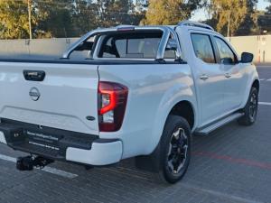 Nissan Navara 2.5D LE 4X2 automatic D/C - Image 2