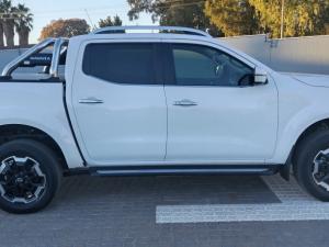 Nissan Navara 2.5D LE 4X2 automatic D/C - Image 3