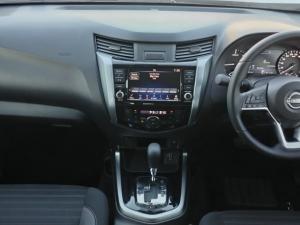 Nissan Navara 2.5D LE 4X2 automatic D/C - Image 6