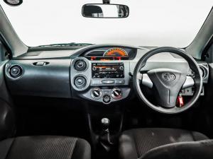 Toyota Etios hatch 1.5 Sprint - Image 11
