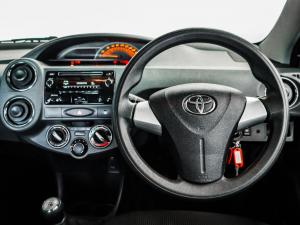 Toyota Etios hatch 1.5 Sprint - Image 12