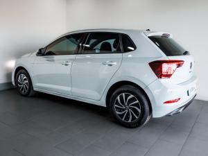 Volkswagen Polo hatch 1.0TSI Life manual - Image 4
