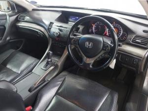Honda Accord 2.0 automatic - Image 6