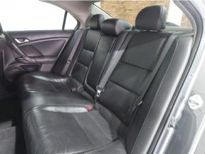 Honda Accord 2.0 automatic - Image 8