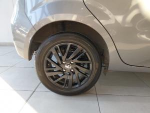 Toyota Vitz 1.0 XR manual - Image 11