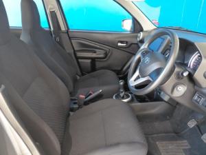 Toyota Vitz 1.0 XR manual - Image 9