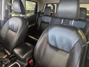 Nissan Navara 2.3D double cab 4x4 LE auto - Image 3