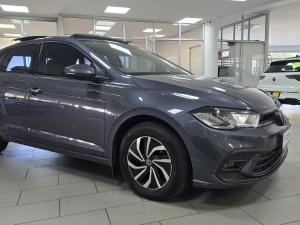 Volkswagen Polo hatch 1.0TSI Life manual - Image 10