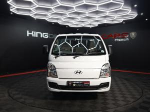 Hyundai H-100 Bakkie 2.6D chassis cab (aircon) - Image 2