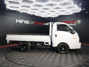 Hyundai H-100 Bakkie 2.6D chassis cab (aircon) - Image 3