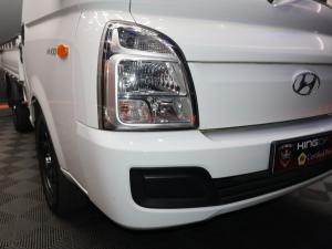 Hyundai H-100 Bakkie 2.6D chassis cab (aircon) - Image 6