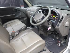 Hyundai H-100 Bakkie 2.6D chassis cab (aircon) - Image 9