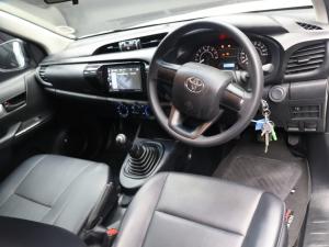 Toyota Hilux 2.0 single cab S (aircon) - Image 8