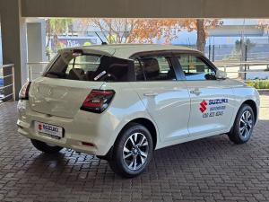 Suzuki Swift 1.2 GLX manual - Image 6