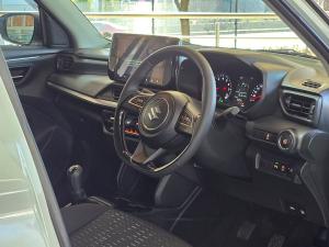 Suzuki Swift 1.2 GLX manual - Image 8