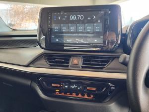 Suzuki Swift 1.2 GL - Image 11