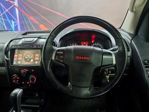 Isuzu D-Max 300 3.0TD double cab X-Rider X Limited - Image 6