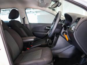 Volkswagen Polo Vivo hatch 1.4 Comfortline - Image 12