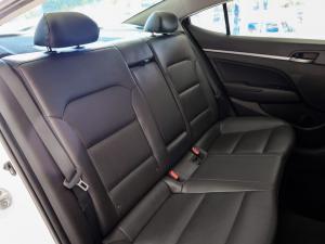 Hyundai Elantra 1.6 Executive - Image 16
