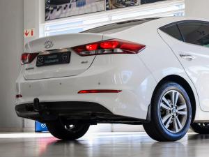 Hyundai Elantra 1.6 Executive - Image 19
