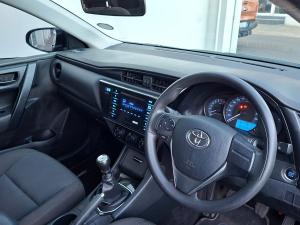 Toyota Corolla Quest 1.8 Plus manual - Image 12