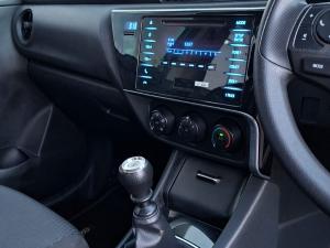 Toyota Corolla Quest 1.8 Plus manual - Image 8