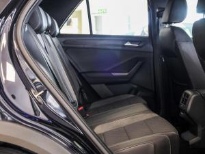 Volkswagen T-Roc 2.0TSI 140kW 4Motion R-Line - Image 16