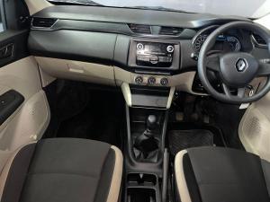 Renault Triber 1.0 Life - Image 10