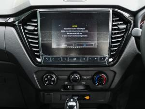 Isuzu D-Max 1.9TD double cab LS X-Rider manual - Image 11