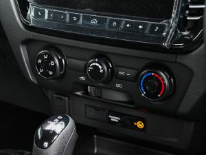 Isuzu D-Max 1.9TD double cab LS X-Rider manual - Image 13