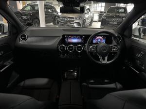 Mercedes-Benz GLA GLA200 - Image 3