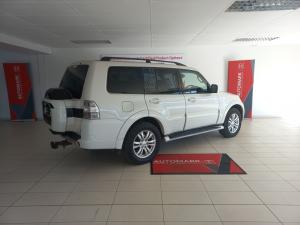 Mitsubishi Pajero 5-door 3.2DI-D GLS - Image 2