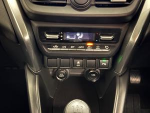 Toyota Urban Cruiser 1.5 XR manual - Image 13