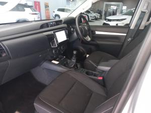 Toyota Hilux 2.4GD-6 double cab Raider manual - Image 7