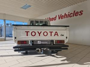 Toyota Land Cruiser 79 4.2D single cab - Image 5