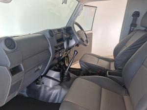 Toyota Land Cruiser 79 4.2D single cab - Image 7