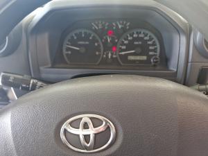 Toyota Land Cruiser 79 4.2D single cab - Image 8
