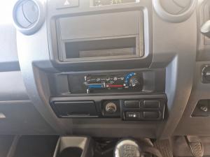 Toyota Land Cruiser 79 4.2D single cab - Image 13